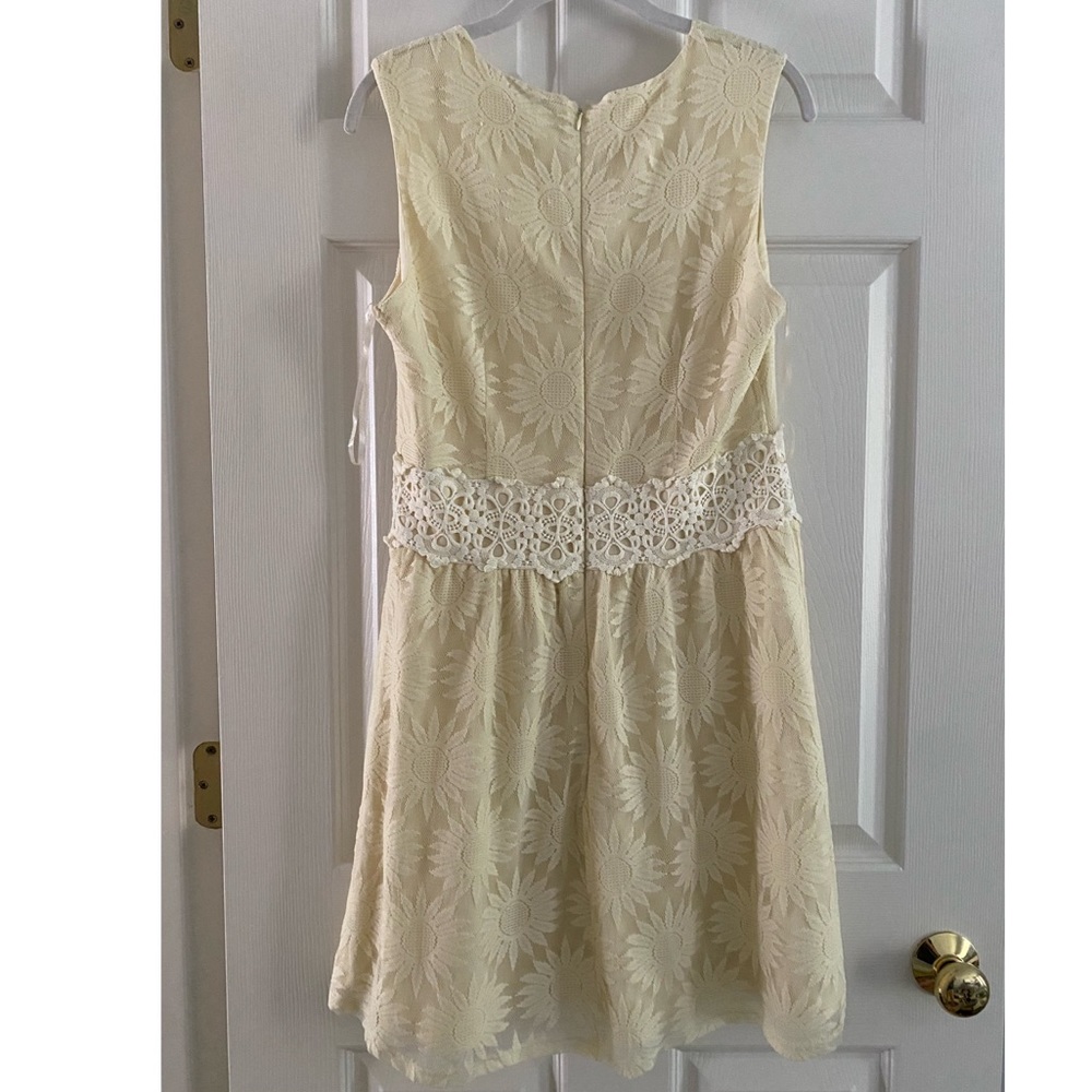 Floral lace dress